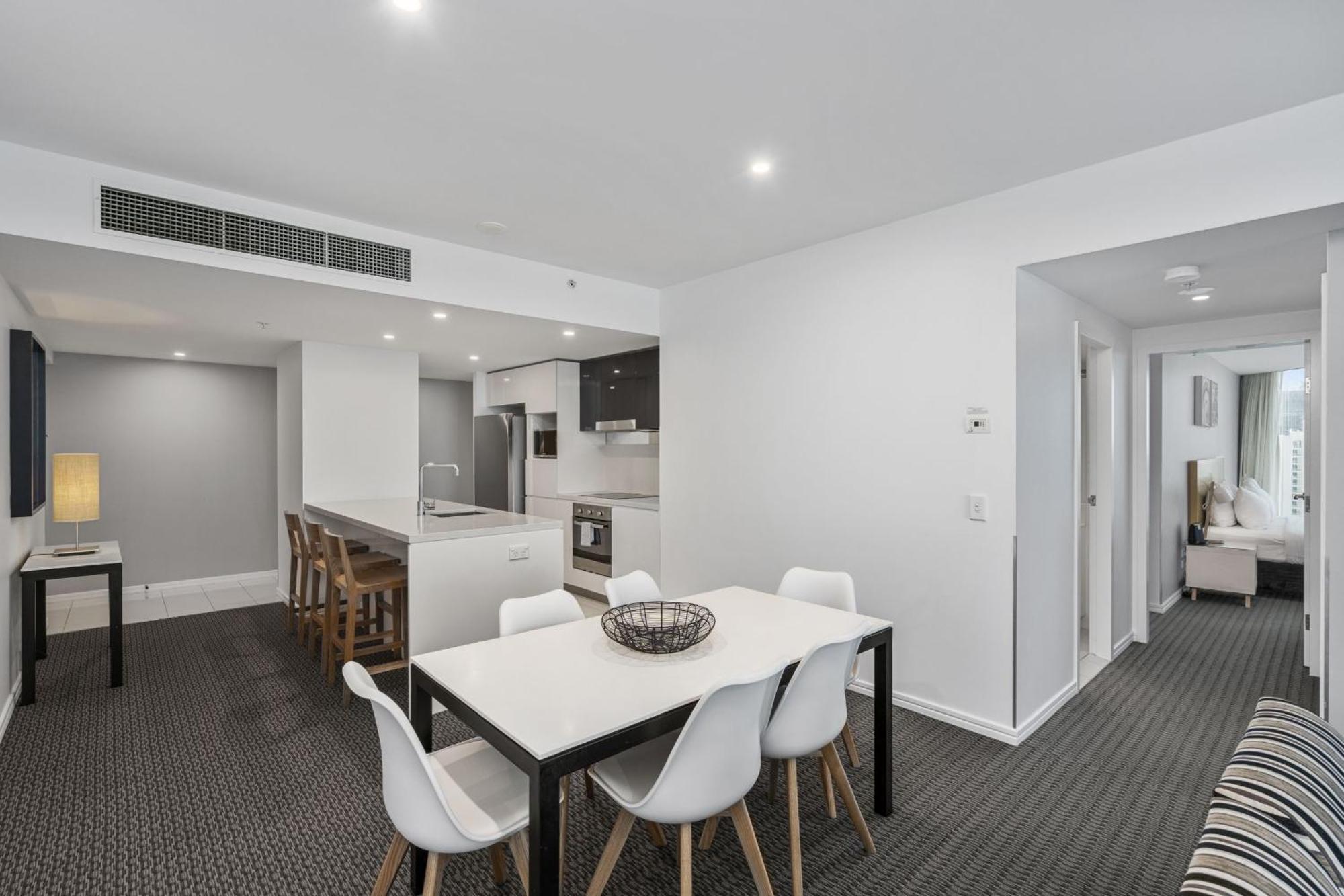 Orchid Residences - Hr Surfers Paradise Gold Coast Room photo